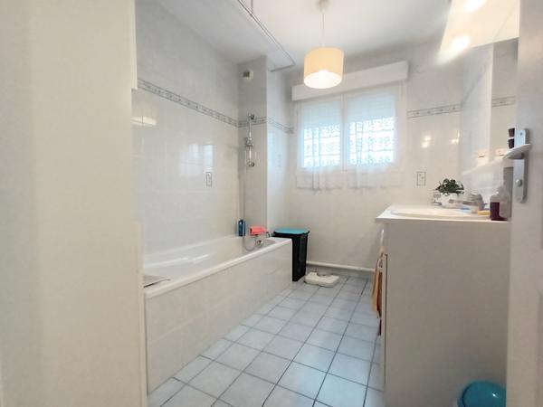 À Vendre : Appartement T3 de 73 m2 avec cave et garage - Coeu