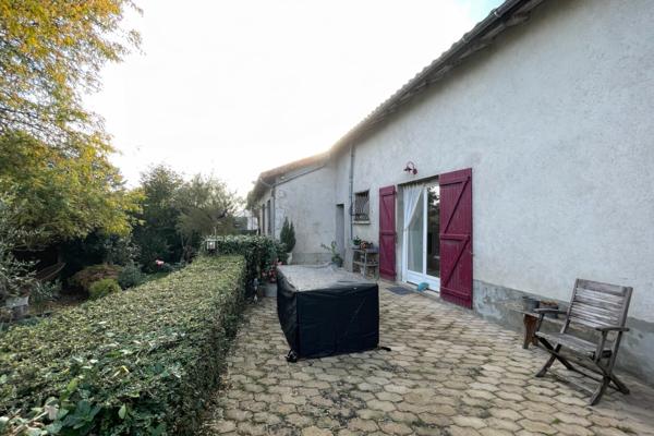 Character property with independent accommodation