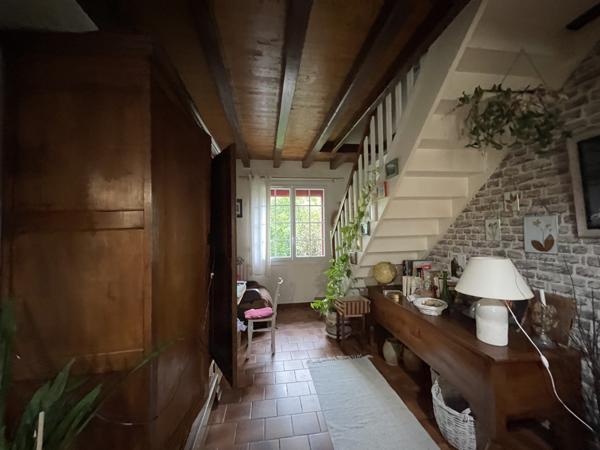 Character property with independent accommodation