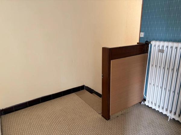 FONTENAY LE COMTE (85200) - CENTRE VILLE - APPARTEMENT DUPLEX RENOVE 3 CHAMBRES AVEC BALCON ET ANNEXES