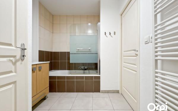 Appartement à vendre    2 pièces • 37 m2 Cogolin