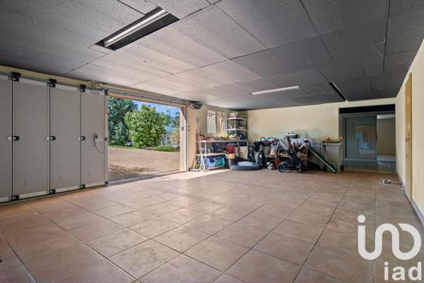 Maison à vendre 6 pièces 202 m² Neyron