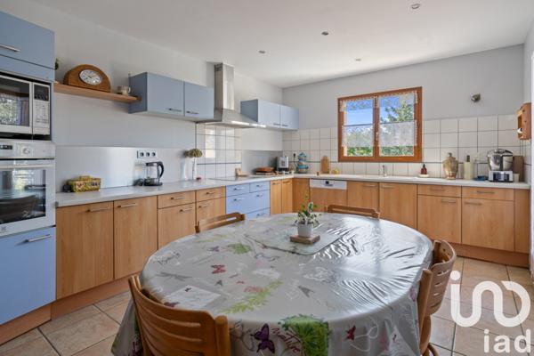 Maison à vendre 6 pièces 202 m² Neyron