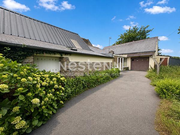 Maison en pierre à rénover au calme d'une impasse à Questembert
