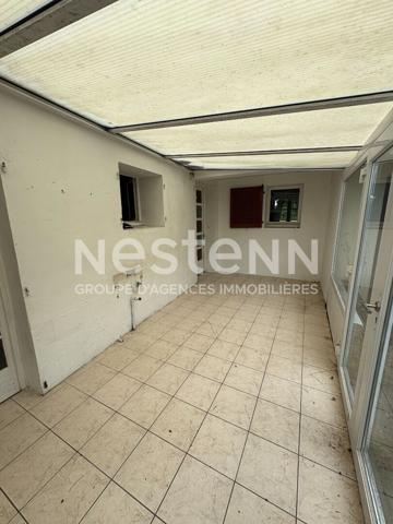 Maison en pierre à rénover au calme d'une impasse à Questembert
