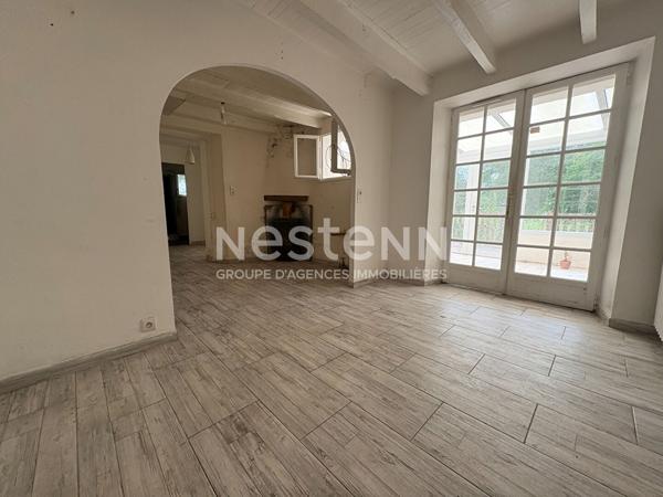 Maison en pierre à rénover au calme d'une impasse à Questembert