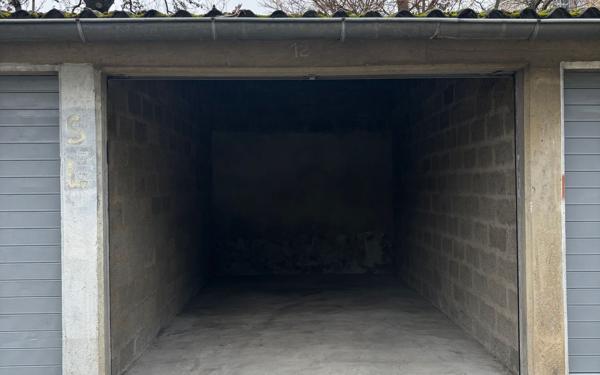 Stationnement à louer    Villeurbanne