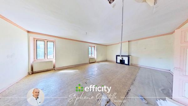 Appartement
         5 pièces
        - 143 m² 120 000 € *