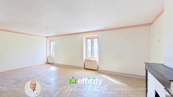 Appartement
         5 pièces
        - 143 m² 120 000 € *