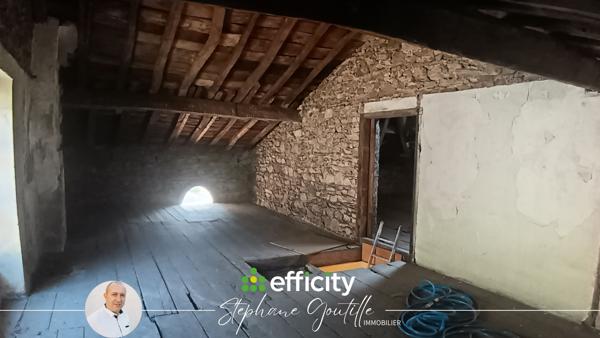 Appartement
         5 pièces
        - 143 m² 120 000 € *