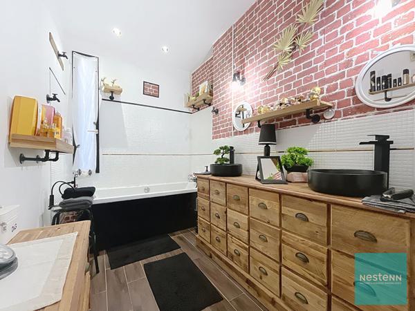 Maison à vendre à Bléré - 6 pièces, 4 chambres, très bon état