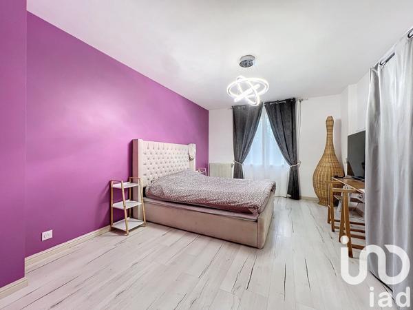 Maison traditionnelle 7 pièces de 175 m² à Othis (77280)