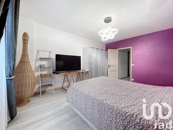 Maison traditionnelle 7 pièces de 175 m² à Othis (77280)