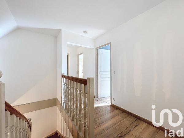 Maison traditionnelle 7 pièces de 175 m² à Othis (77280)