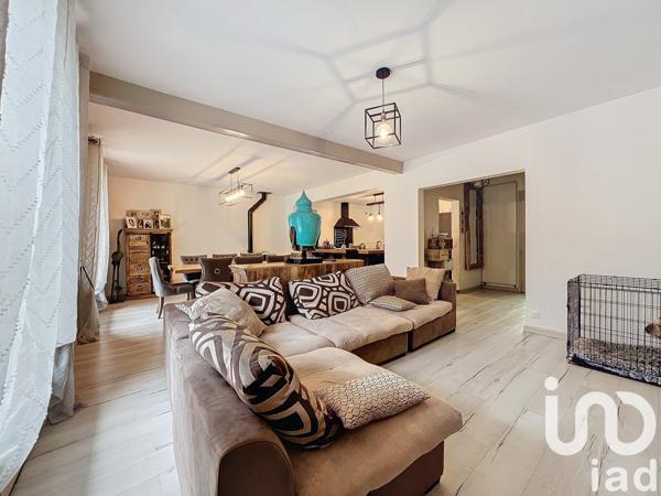 Maison traditionnelle 7 pièces de 175 m² à Othis (77280)