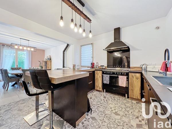 Maison traditionnelle 7 pièces de 175 m² à Othis (77280)