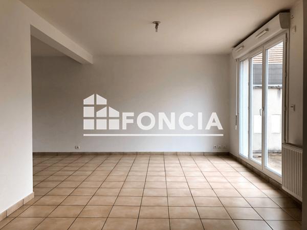 Location Maison 5 pièces 101.78 m² - 8 BIS RUE DU PUITS DE L'ORME Crepy 02870