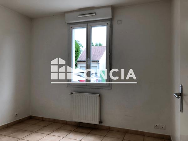 Location Maison 5 pièces 101.78 m² - 8 BIS RUE DU PUITS DE L'ORME Crepy 02870