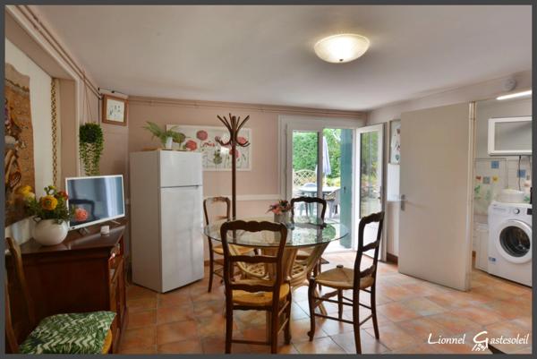 Maison familiale rénovée avec appartement indépendant en bordure de Rivière à vendre 9 pièces PINEUILH (33)