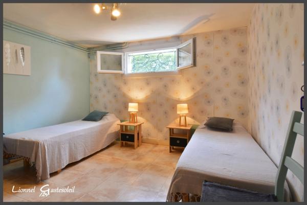 Maison familiale rénovée avec appartement indépendant en bordure de Rivière à vendre 9 pièces PINEUILH (33)