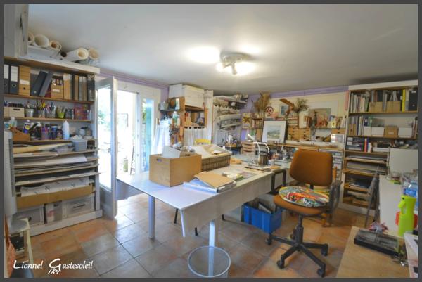 Maison familiale rénovée avec appartement indépendant en bordure de Rivière à vendre 9 pièces PINEUILH (33)