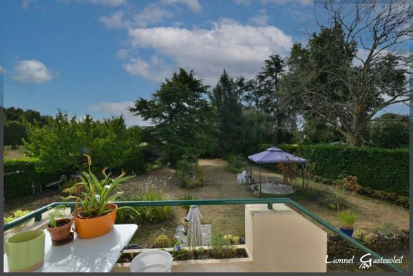 Maison familiale rénovée avec appartement indépendant en bordure de Rivière à vendre 9 pièces PINEUILH (33)