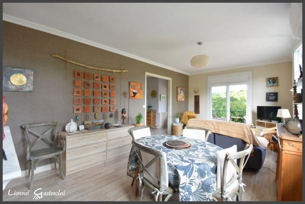 Maison familiale rénovée avec appartement indépendant en bordure de Rivière à vendre 9 pièces PINEUILH (33)