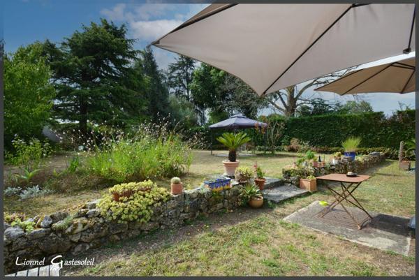 Maison familiale rénovée avec appartement indépendant en bordure de Rivière à vendre 9 pièces PINEUILH (33)