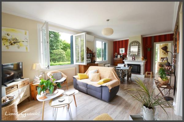 Maison familiale rénovée avec appartement indépendant en bordure de Rivière à vendre 9 pièces PINEUILH (33)