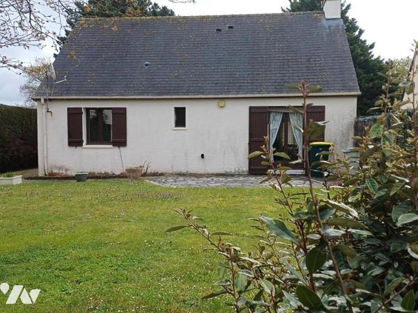 A PIRIAC-SUR-MER (44) à proximité de la Plage du Port au Loup