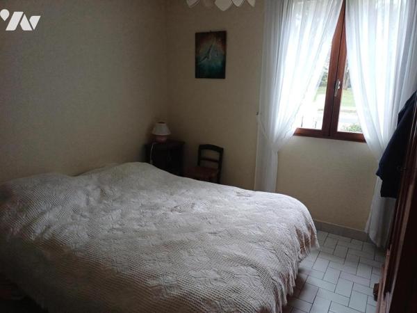 A PIRIAC-SUR-MER (44) à proximité de la Plage du Port au Loup