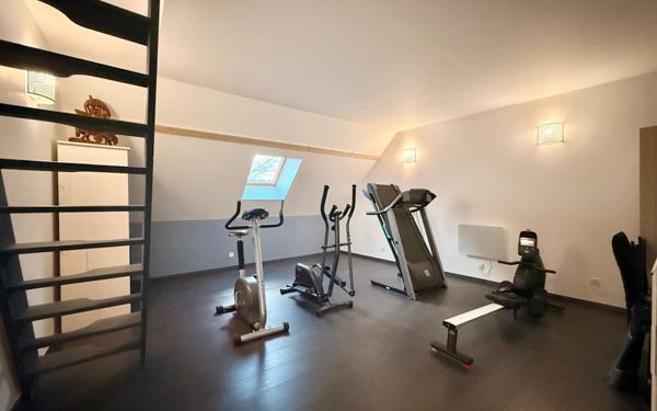 Maison à vendre    7 pièces •  Genlis