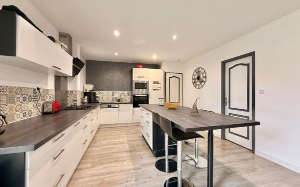 Maison à vendre    7 pièces •  Genlis