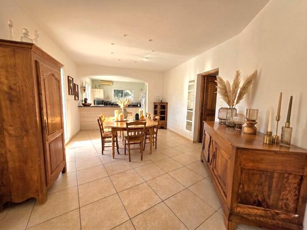 Villa d’exception de plain-pied – 200 m² sur 3 000 m² de terrain arboré