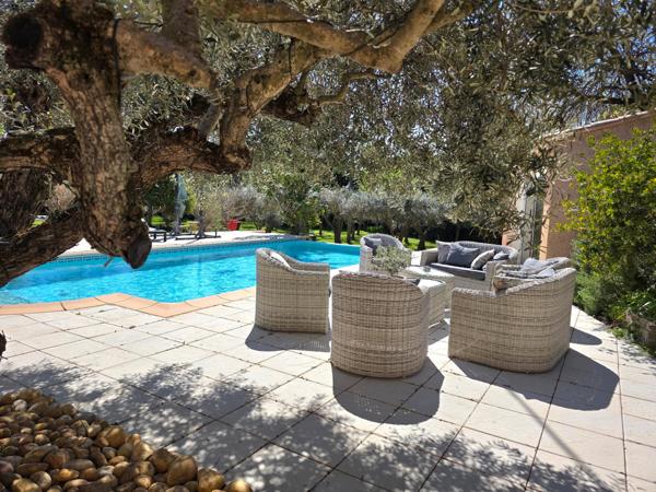 Villa d’exception de plain-pied – 200 m² sur 3 000 m² de terrain arboré