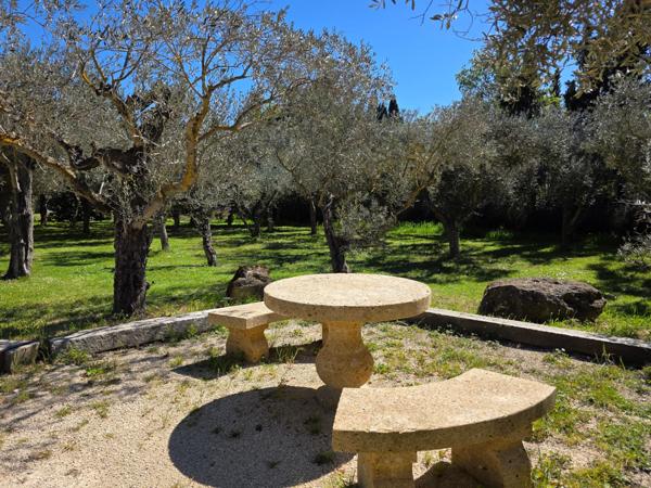 Villa d’exception de plain-pied – 200 m² sur 3 000 m² de terrain arboré