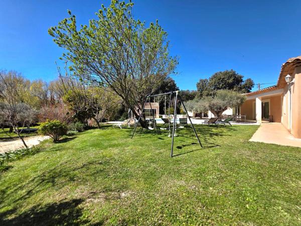 Villa d’exception de plain-pied – 200 m² sur 3 000 m² de terrain arboré