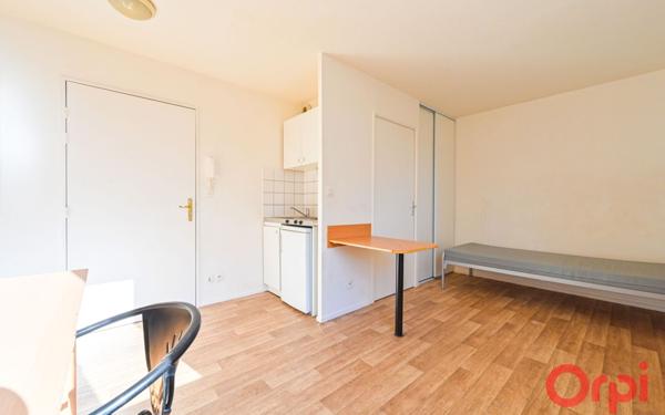 Appartement à louer    1 pièce • 18,87 m2 Paris 20