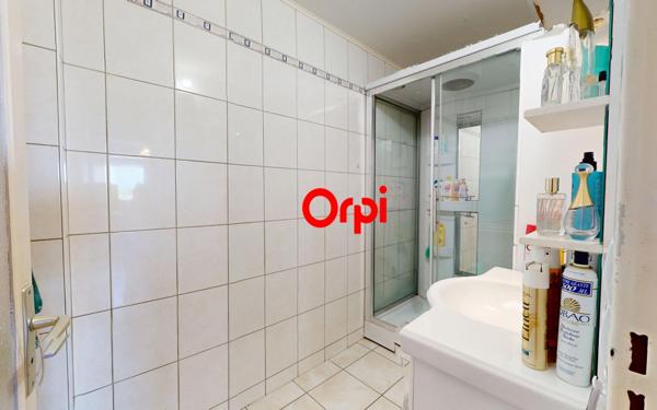 Appartement à vendre    4 pièces • 71 m2 Vaulx-en-Velin