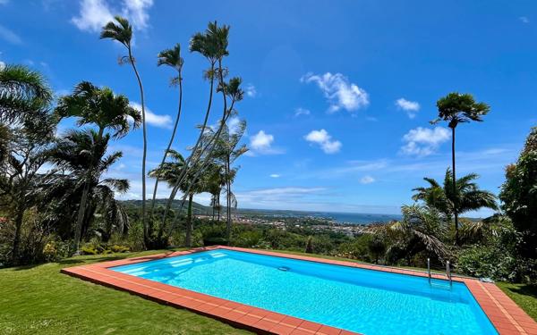 Maison à vendre    4 pièces • 150 m2 Le Robert