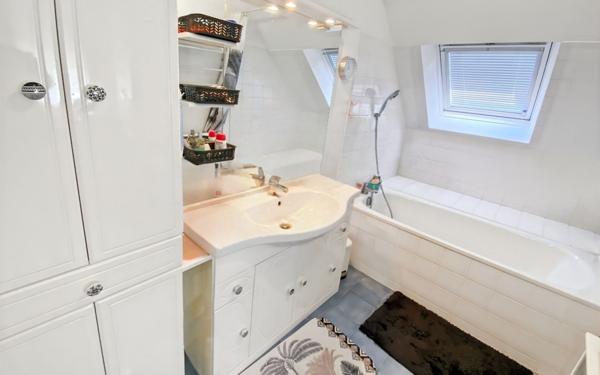 Maison à vendre    5 pièces • 160,90 m2 Larmor-Plage