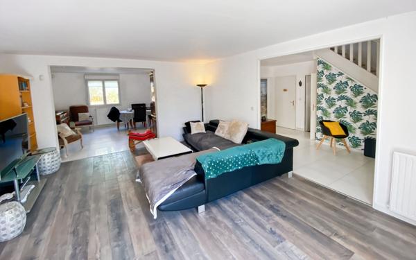 Maison à vendre    5 pièces • 160,90 m2 Larmor-Plage