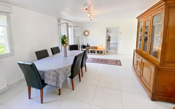 Maison à vendre    5 pièces • 160,90 m2 Larmor-Plage