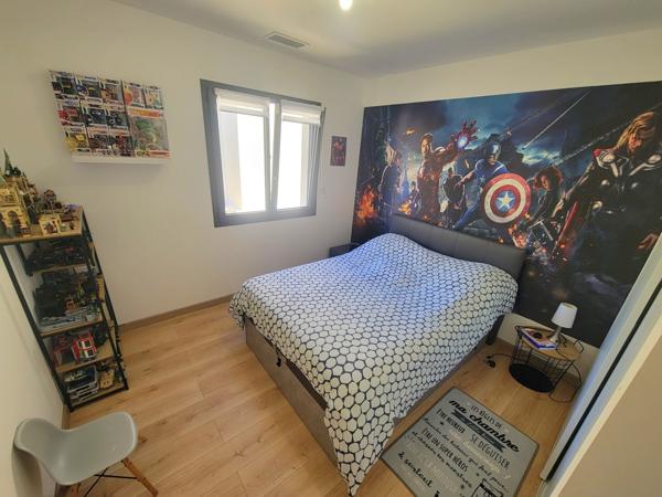 Maison de plain-pied de 2021 avec piscine