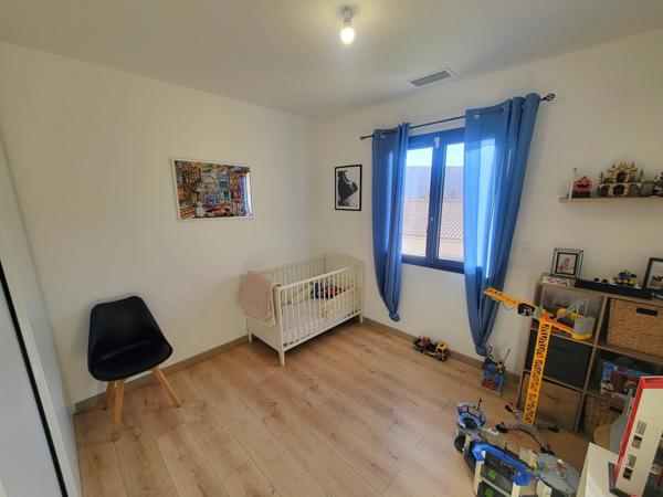 Maison de plain-pied de 2021 avec piscine