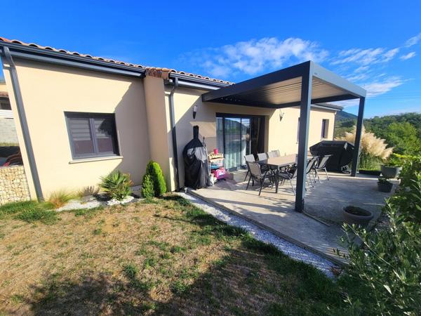 Maison de plain-pied de 2021 avec piscine