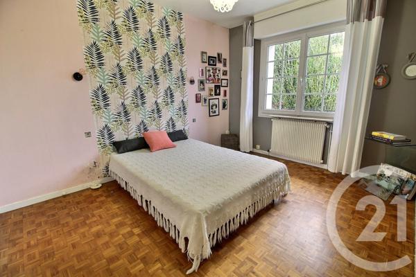 Maison à vendre  7 pièces - 177,27 m 2   PESSAC  - 33