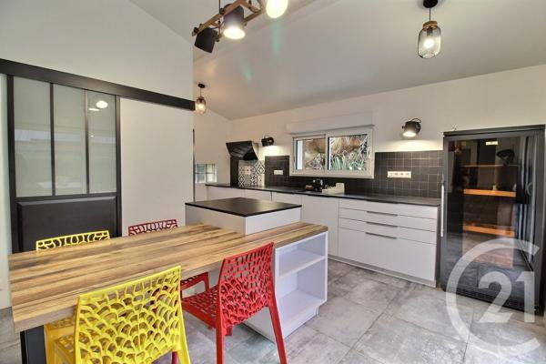 Maison à vendre  7 pièces - 177,27 m 2   PESSAC  - 33