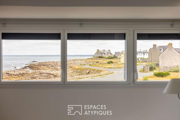 Maison contemporaine face à l’océan