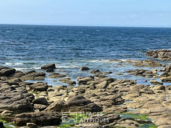 Maison contemporaine face à l’océan